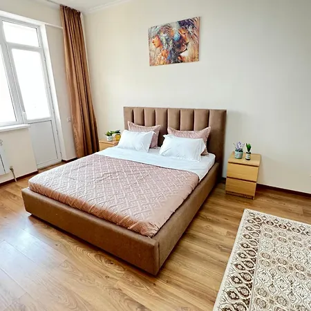 3 Room Цент Города С Видом На Горы Almaty Exterior foto